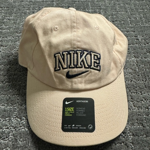 Nike Heritage Varsity Baseball Cap - Light Pink - Picture 1 of 1